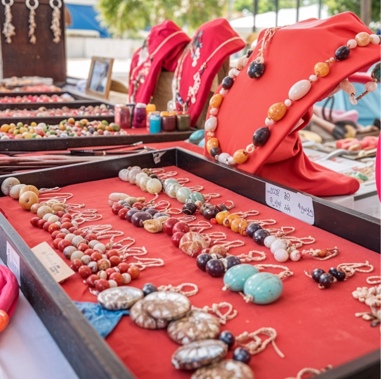 DISCOVER UNIQUE LOCAL TREASURE